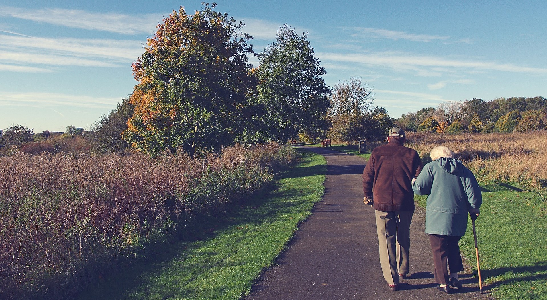 Älteres Ehepaar am laufen